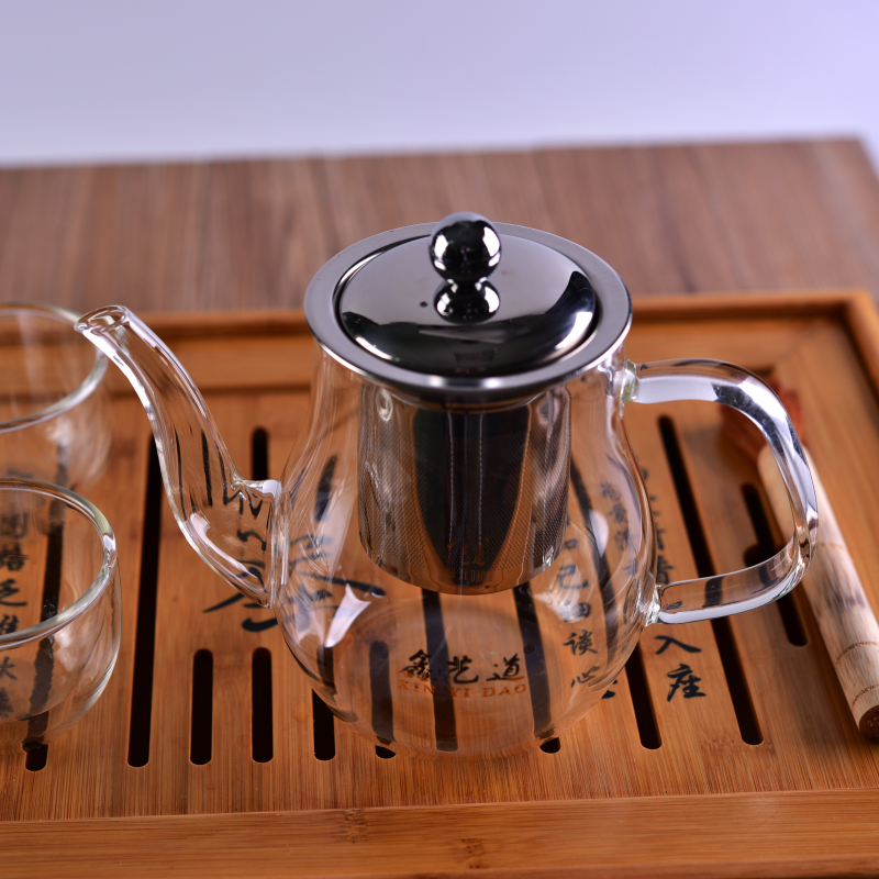Klare Borosilikatglas-Teekanne mit rostfreiem Filter und Deckel