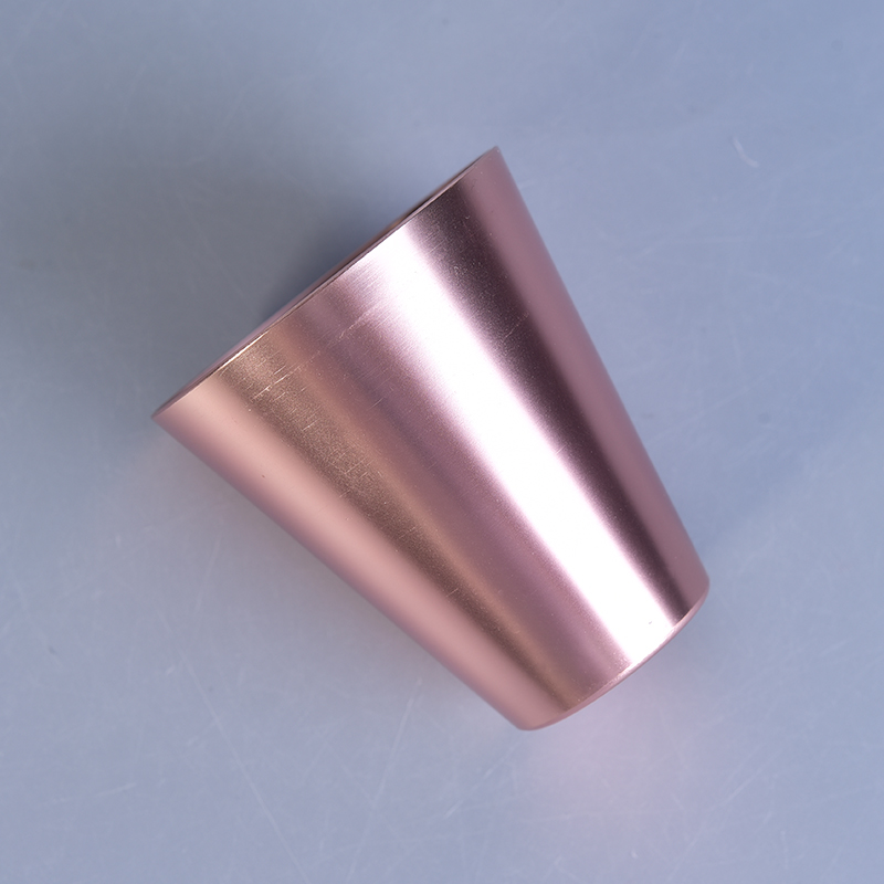 Mini bougeoir coloré de cône de bougeoir de métal