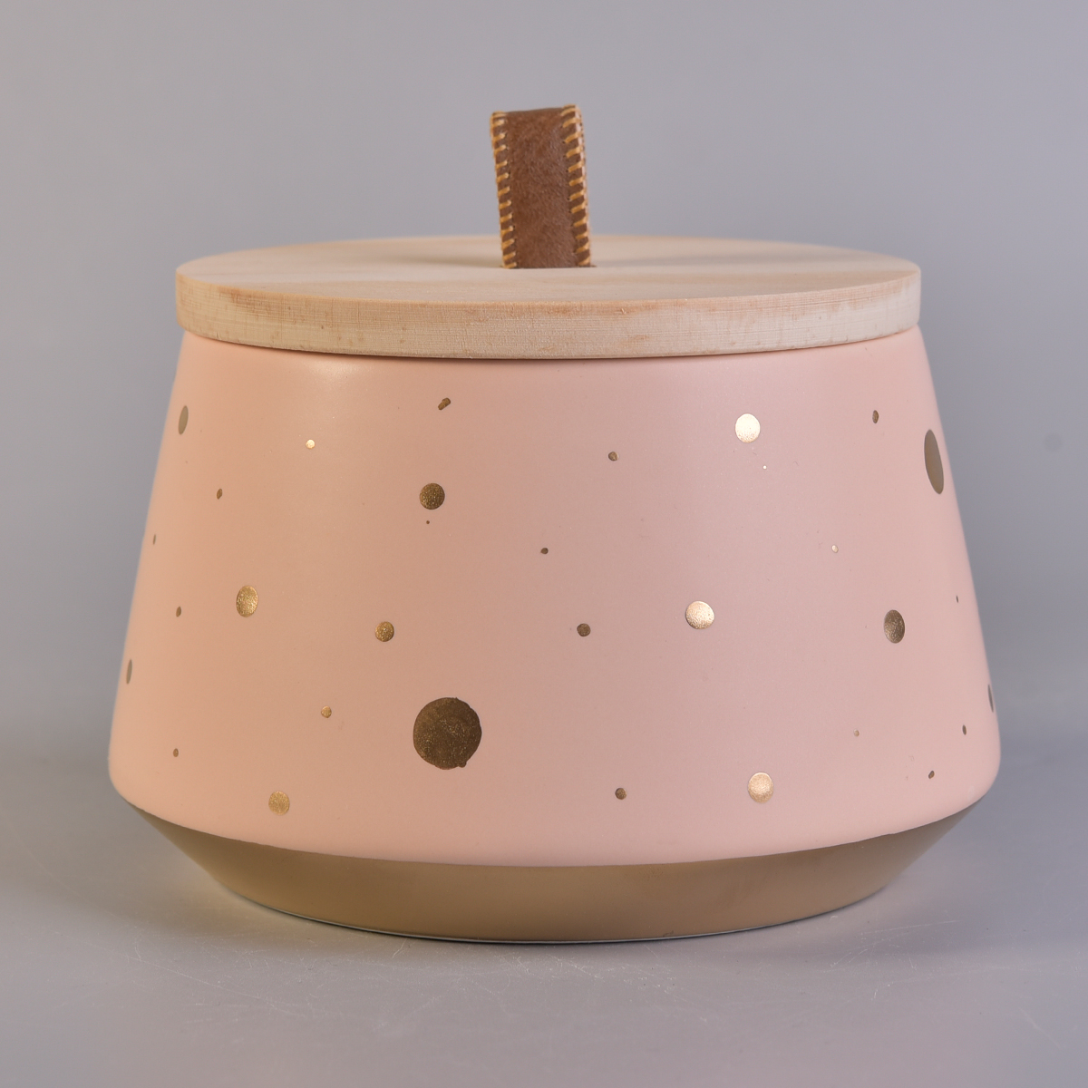 Candelero de cerámica del color mate de la impresión del oro personalizado con la tapa de madera