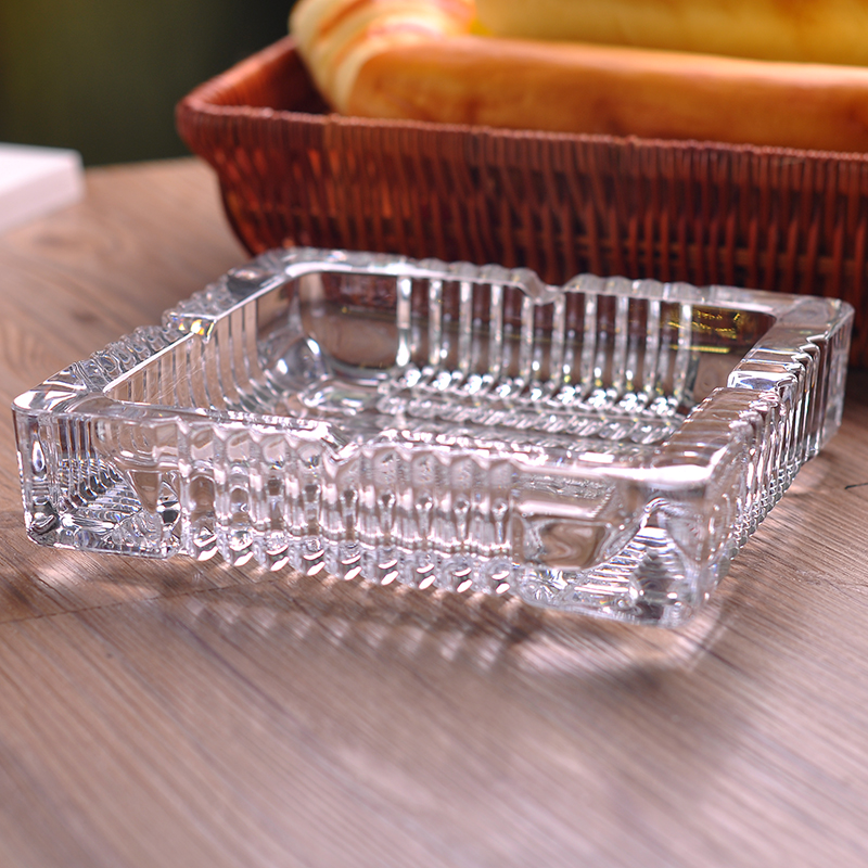 Machine Pressed Crystal Glass Ashtray Customized Manufacturer