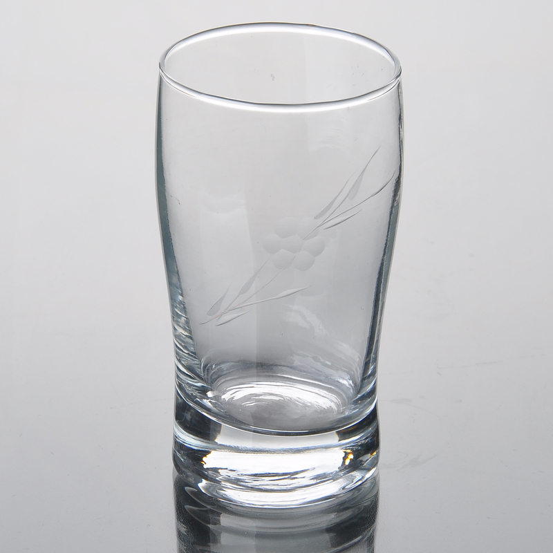 Beber vidro com tamanho diferente
