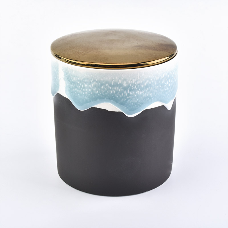 Flowing sand effect ceramic candle holder with lid