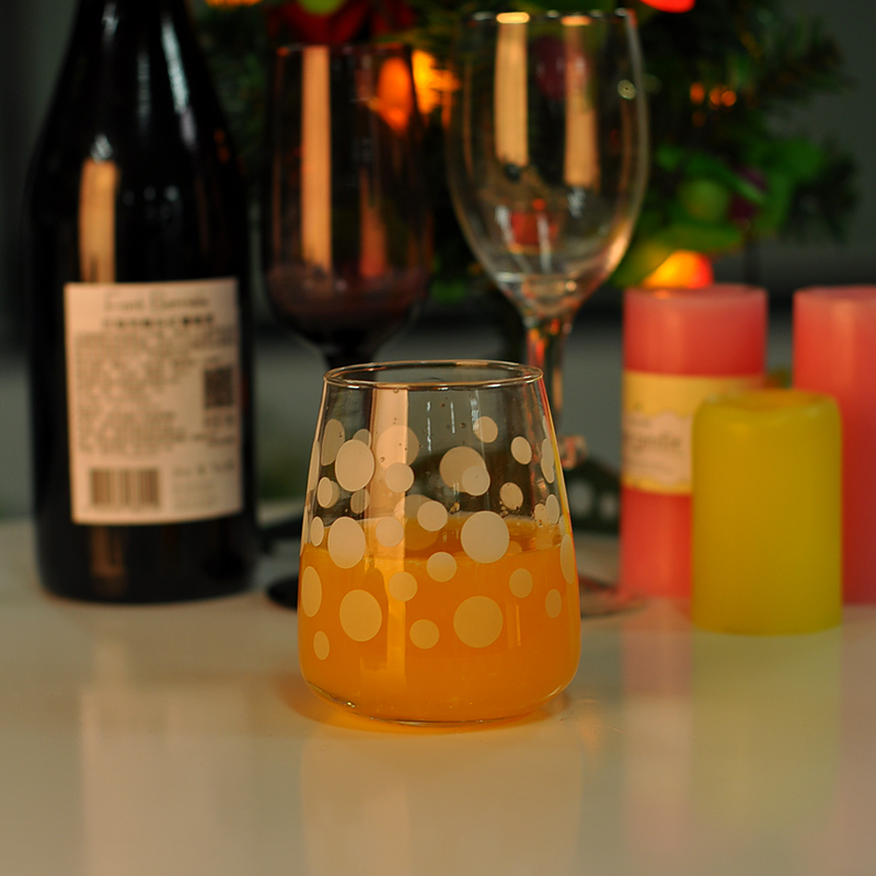 Vidro de vinho stemless feito sob encomenda da classe de alimento para a festa de casamento