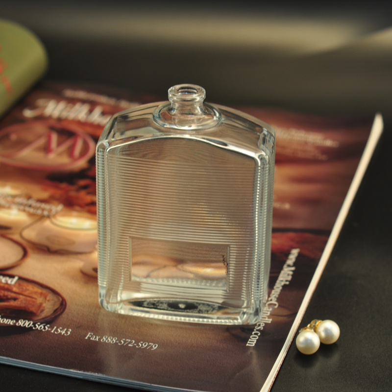 Fournisseur de Chine de bouteille de parfum en verre Stripe