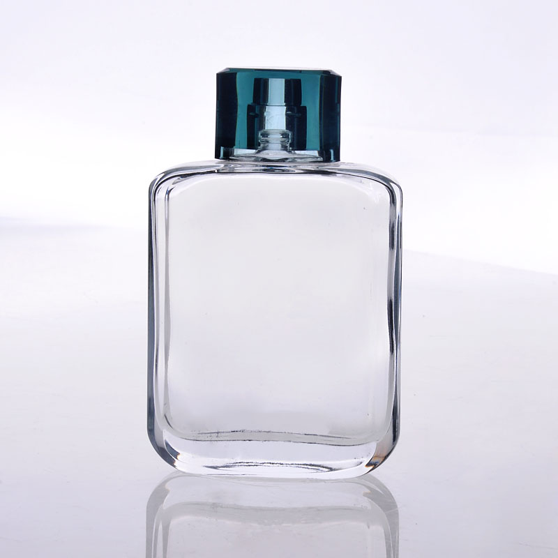 Botellas de perfume de cristal con tapas