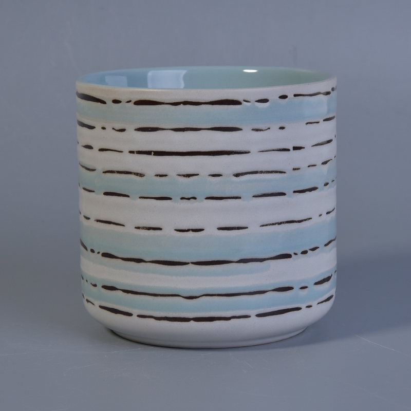 手工制作的蓝白线漆陶瓷大豆蜡容器罐