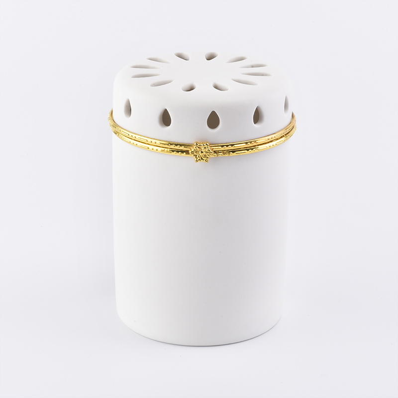 Wysokiej klasy luksusowy ceramiczny świecznik z dekoracją rzeźbiarską
