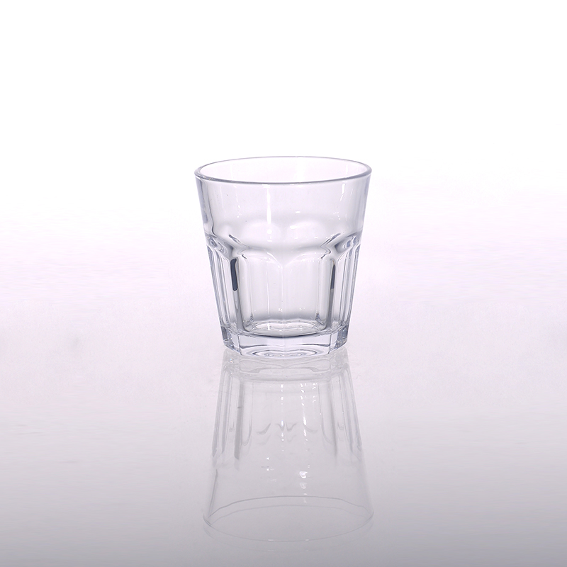 En existencia beber vaso de vidrio