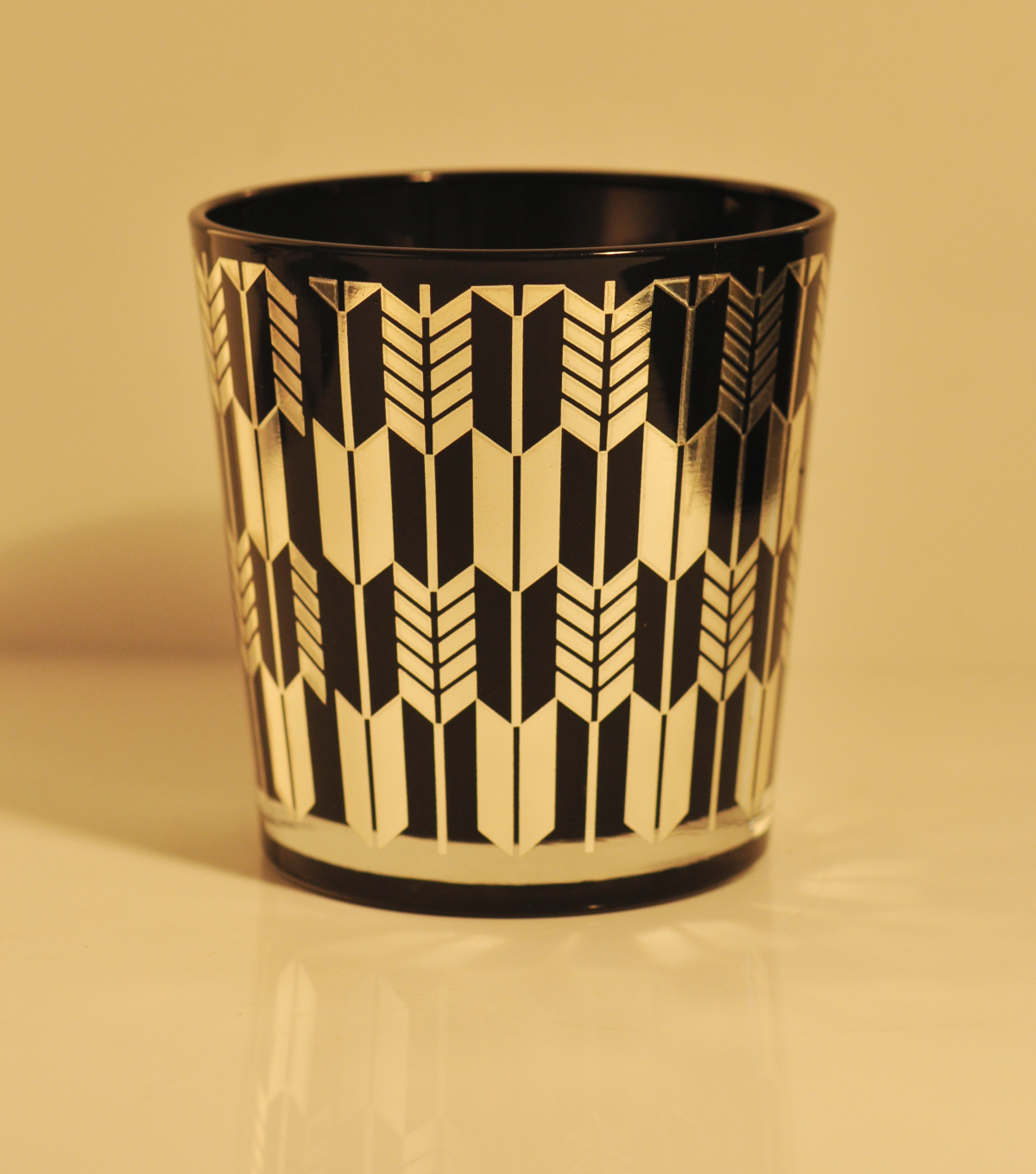 Большая V-образная свеча Jar Glass Black
