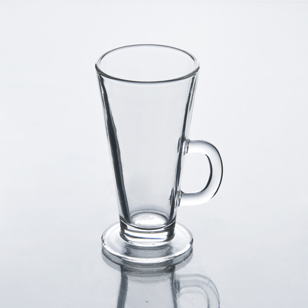 Tamaño medio vaso de vidrio de jugo