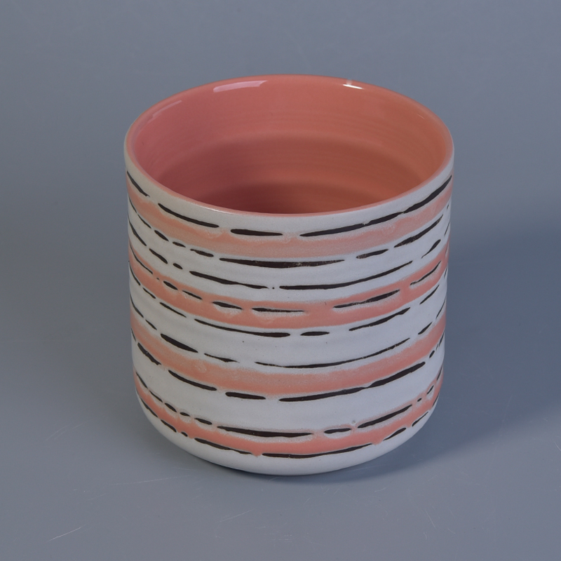 Nowość przynosząca dekoracyjne świeczniki ceramiczne