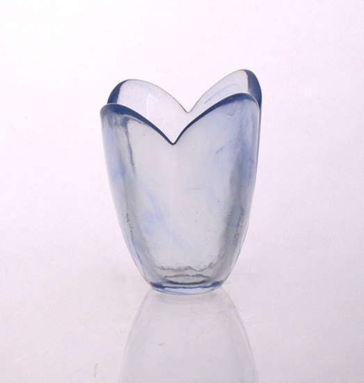 New design petal shaped transparent tealight candle