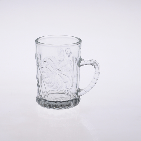 流行的玻璃啤酒杯