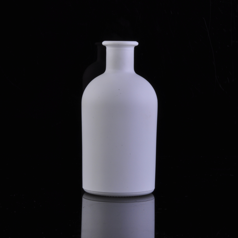 Revêtement de couleur blanche pure round essencial bouteille de parfum en verre
