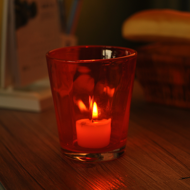 Titular de vela de vidrio doblado rojo para la decoración casera