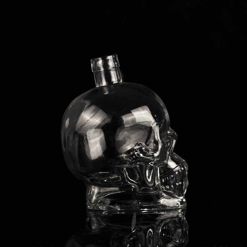 Skull face whisky vessel wine glass bottle