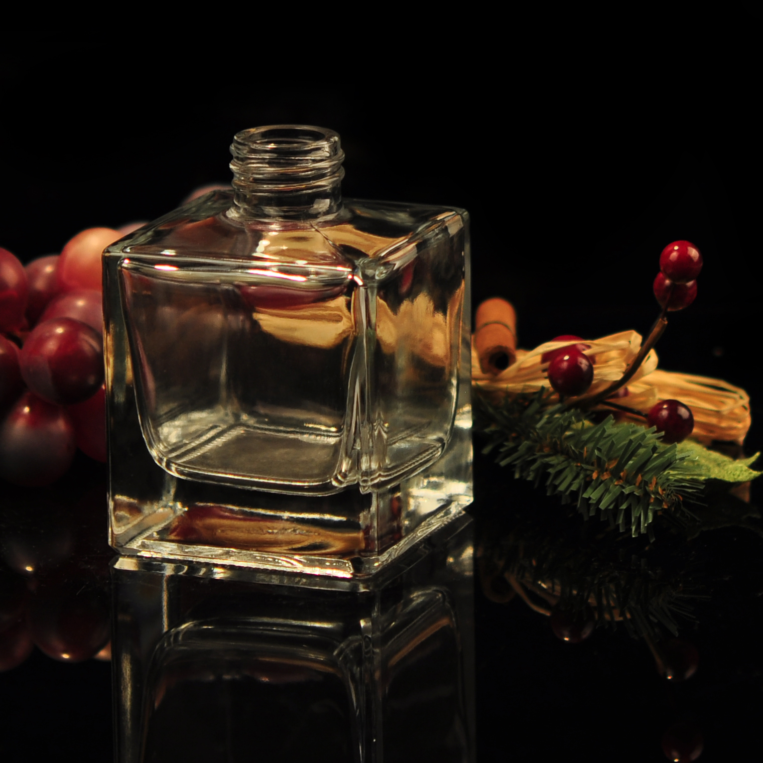 Platz klares Glas Parfüm-Flasche mit Schraubverschluss