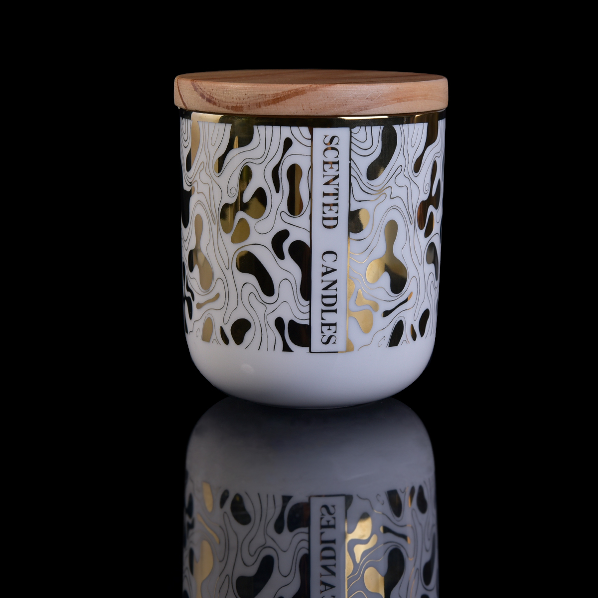 Barattoli di candela in ceramica di colore bianco con coperchi