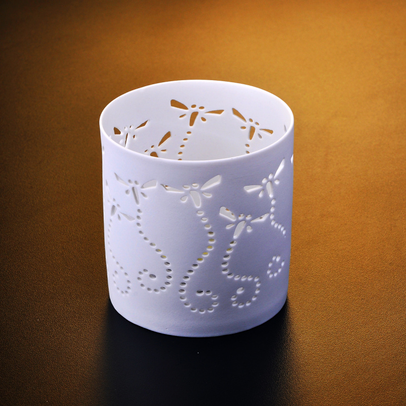 白色陶瓷茶光烛台
