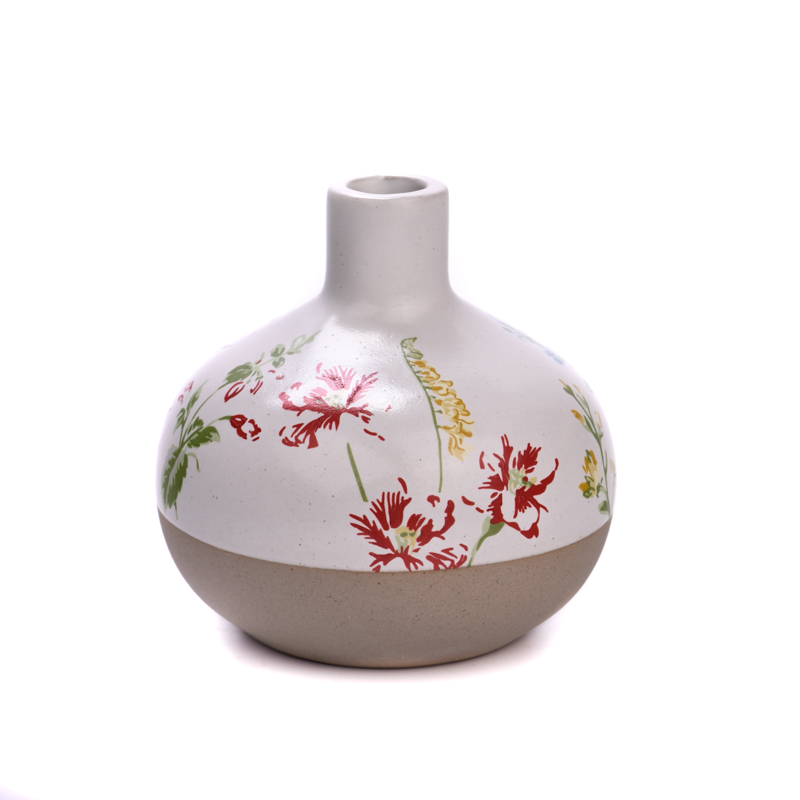 Wholesale aromatherapy bottles flower pattern ceramic aromatherapy bottles