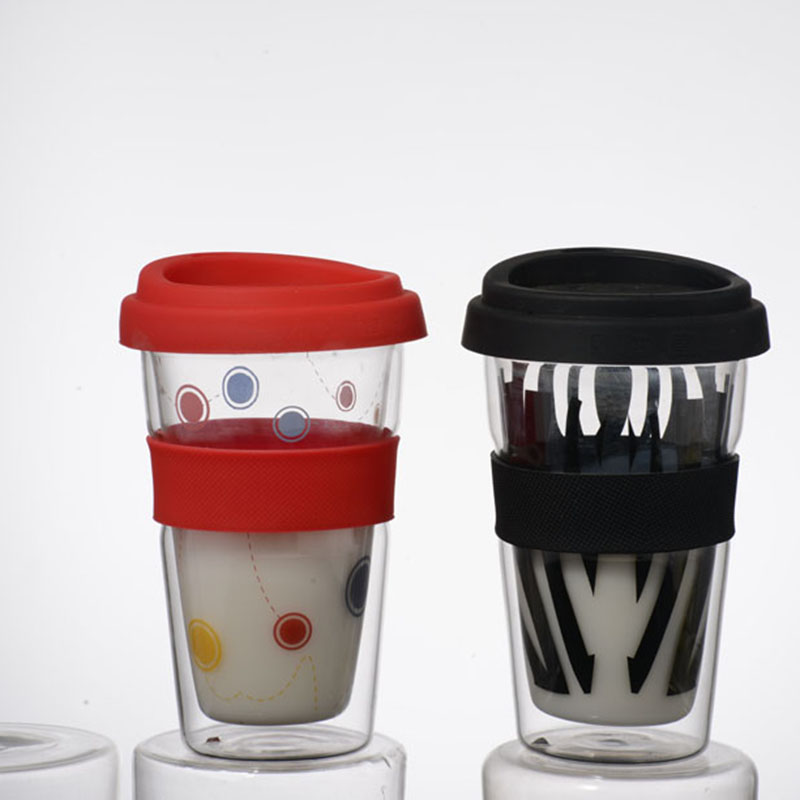 Commercio all'ingrosso personalizzato pyrex vetro caffè tazza doppia con coperchi di silicio