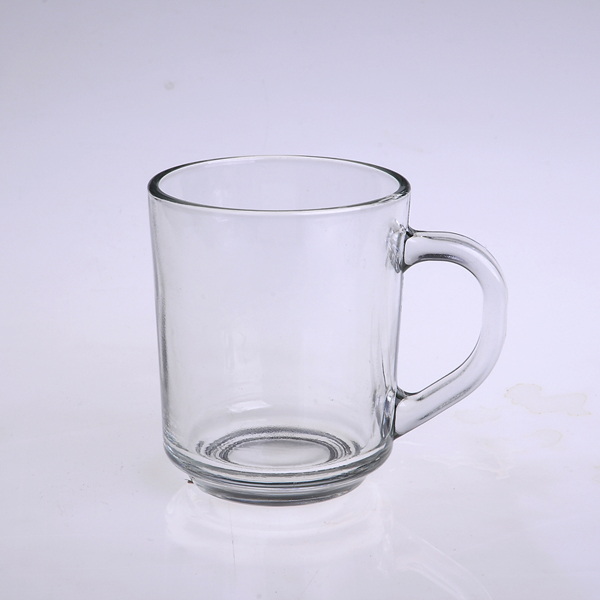 clear beer mug