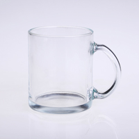 340ミリリットルの透明なガラスのコーヒーカップ