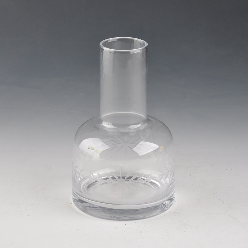 clear glass decanter