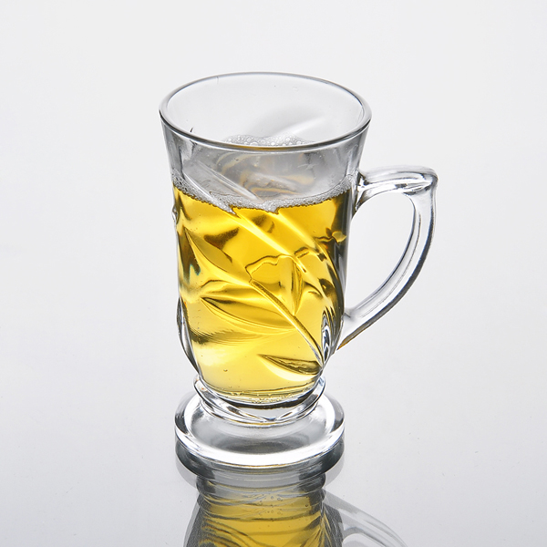 Bier trinken Glas / Bierkrug