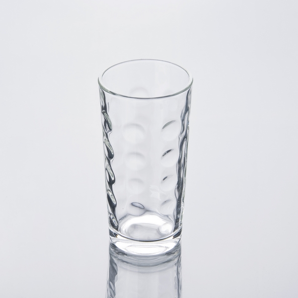 vidro bebendo água / copo de cerveja