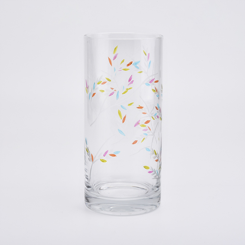 Hohe Glaszylinder-Kerzenhalter mit aufgedrucktem Muster