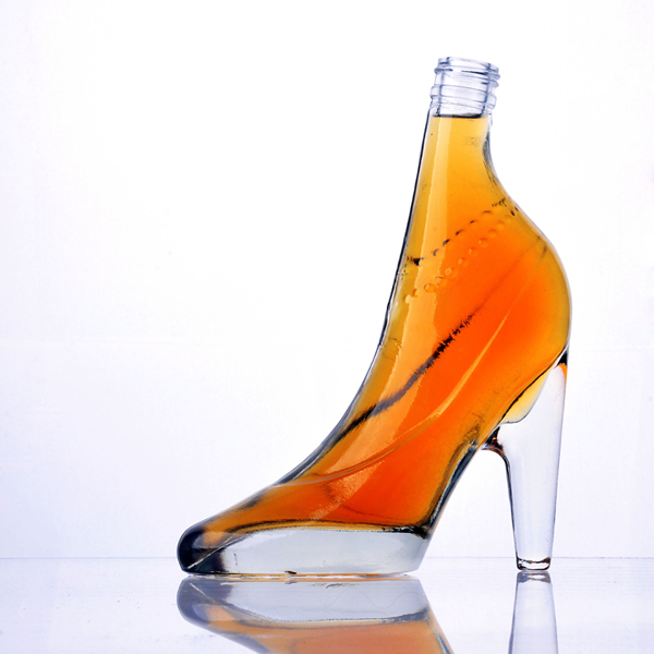 tumit tinggi kasut bentuk botol wain kaca