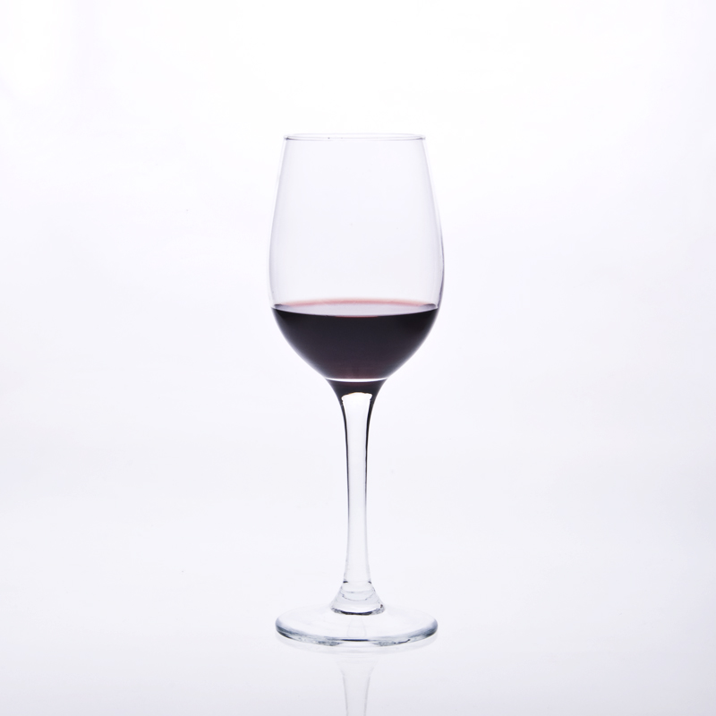 vendita caldo bicchiere di vino stelo
