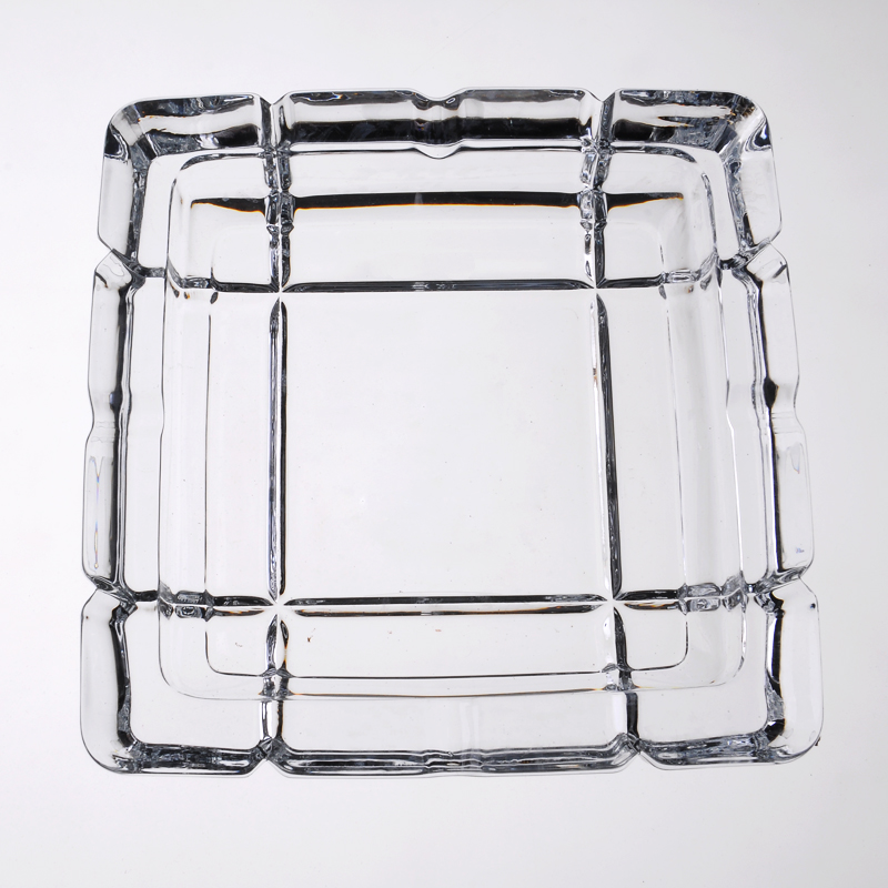 cenicero de cristal transparente grillado