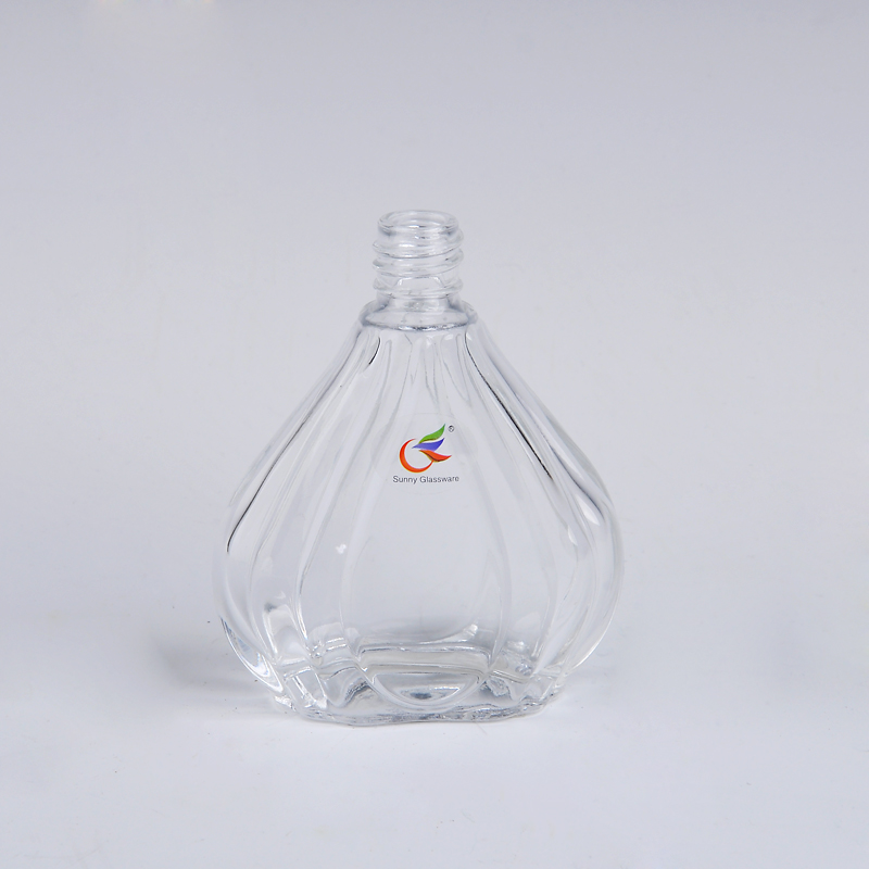 三角形状ガラス香水瓶