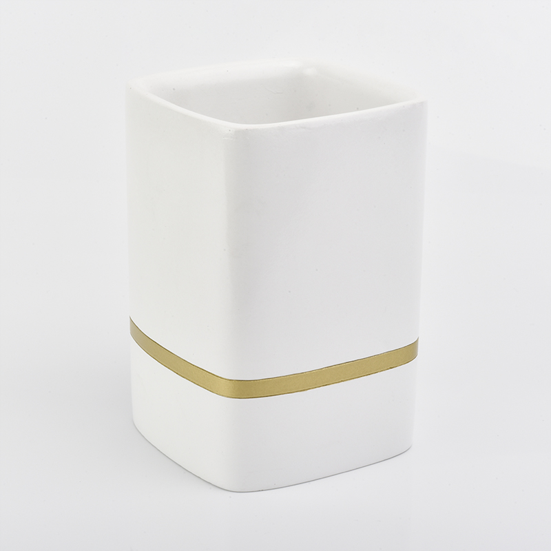 白色矩形混凝土蜡烛罐
