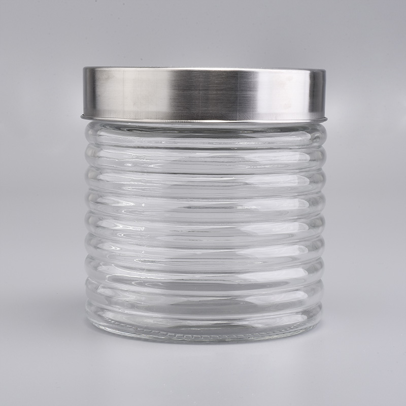pot de bougie en verre avec couvercle en métal