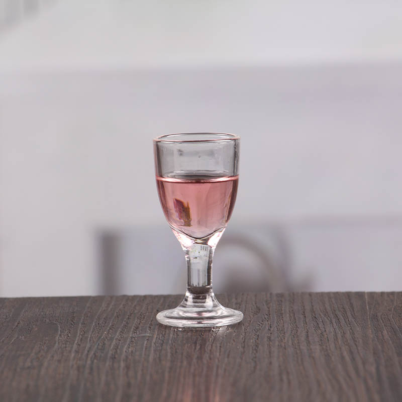 Bicchieri da 10 ml di vetro di colpo su ordinazione poco costoso all'ingrosso mini colpo di vino