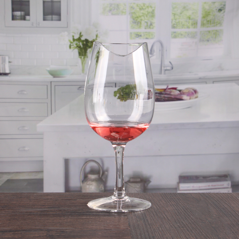 16 oz inhabituelle encoche vin verres avec tige courte en gros