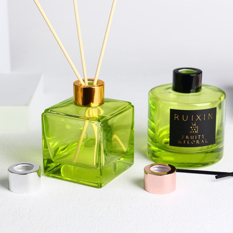 Bouteille de parfum de couleur verte de forme carrée de 200 ML 150 ML, bouteille de diffuseur en verre personnalisée de luxe