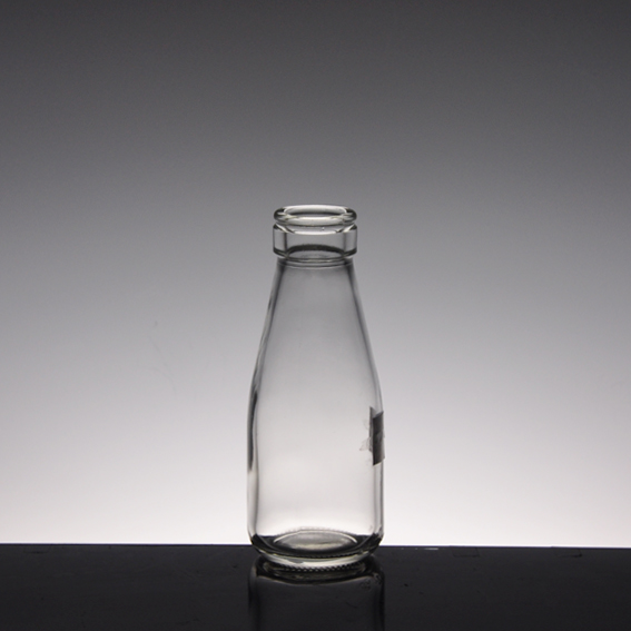 2016 Hight quality of milk glass bottles on sale, provide customized glass bottles supplier