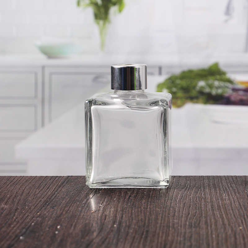 China 7 oz transparent square glass perfume bottle supplier