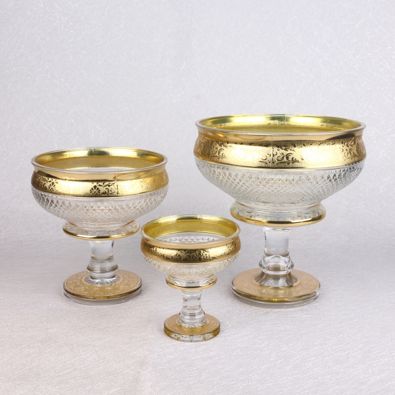 Ciotola per caramelle di frutta in vetro di Boemia con placcatura in oro in stile uzbeko di nuovo design con piede per uso domestico in ristorante