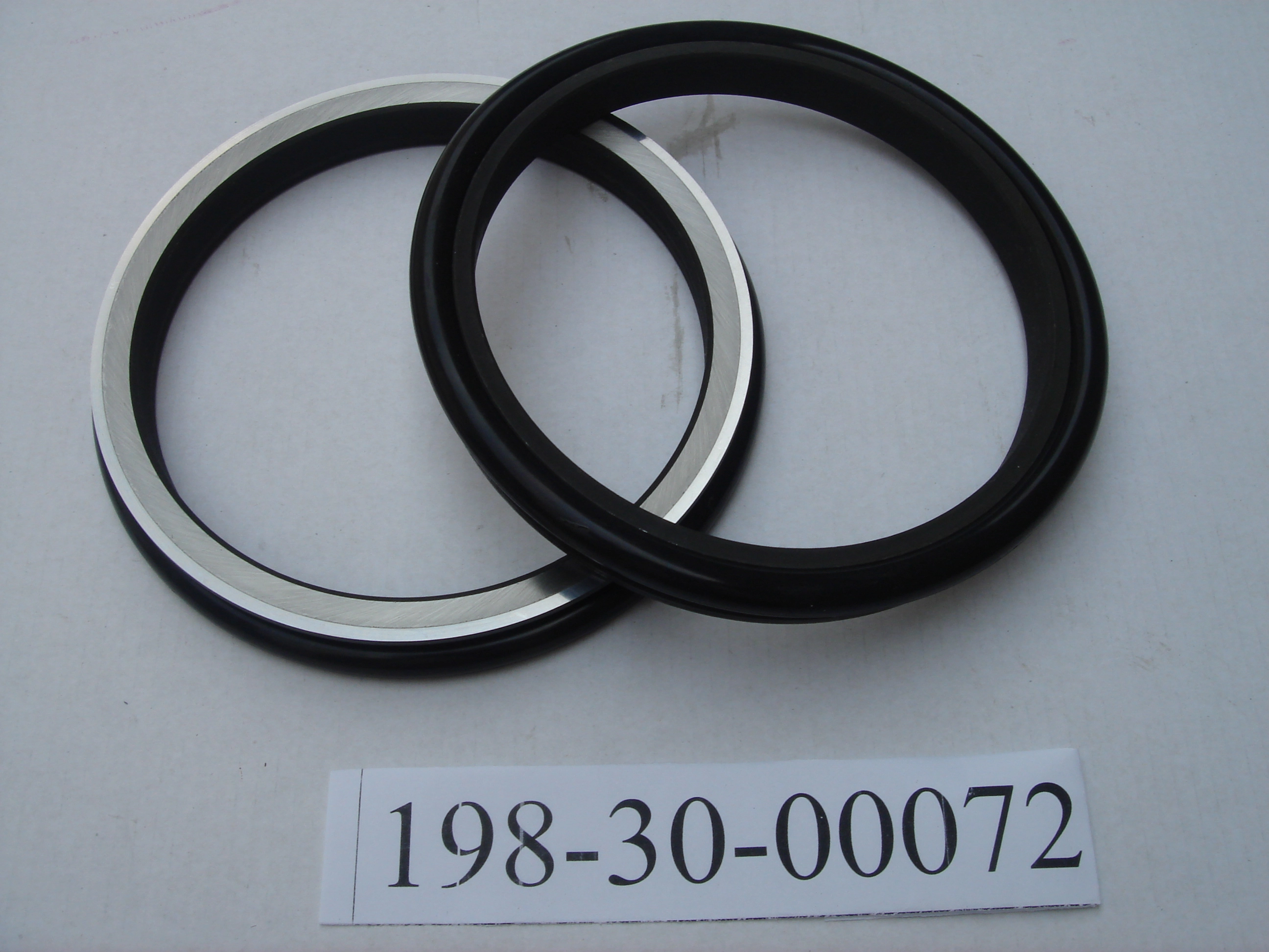PC300 D475 Komatsu Parts 198-30-00072 Floating Seal Assy Supplier