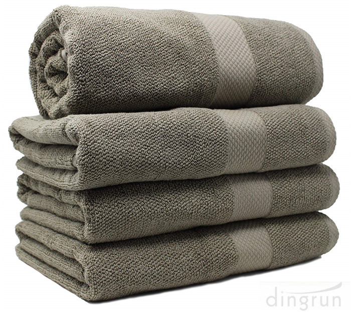 Asciugamani da bagno in cotone al 100%