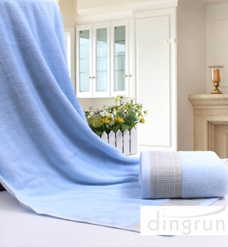 70 * 140 cm Diseño de encargo de baño de marcas de toallas 100% algodón