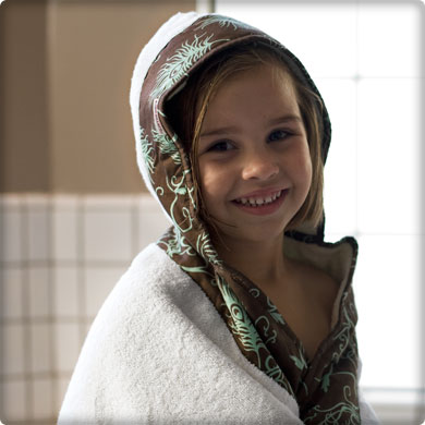 красивый ребенок полотенце с капюшоном