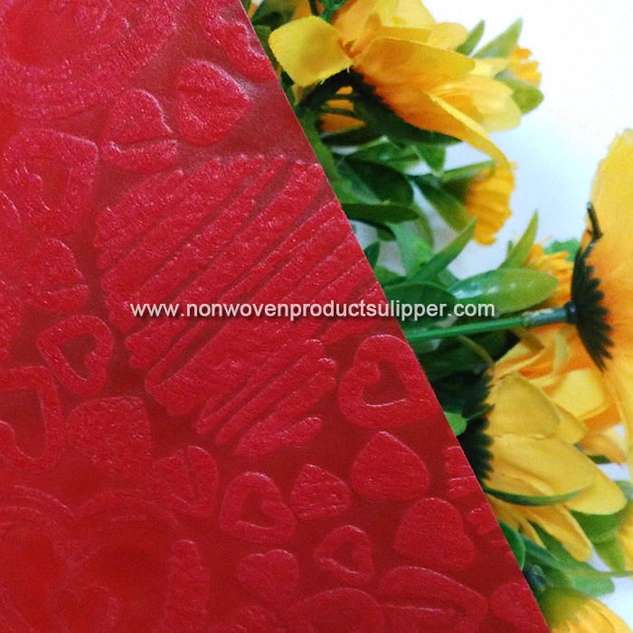 Red Color Heart-shaped Embossing GT-HSRE01 Polypropylene Spunbonded Non Woven Rose Flower Packaging Rolls