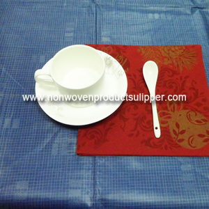 China Wholesale Birthday Party Supplies Disposable Non Woven Colorful Table Cloth