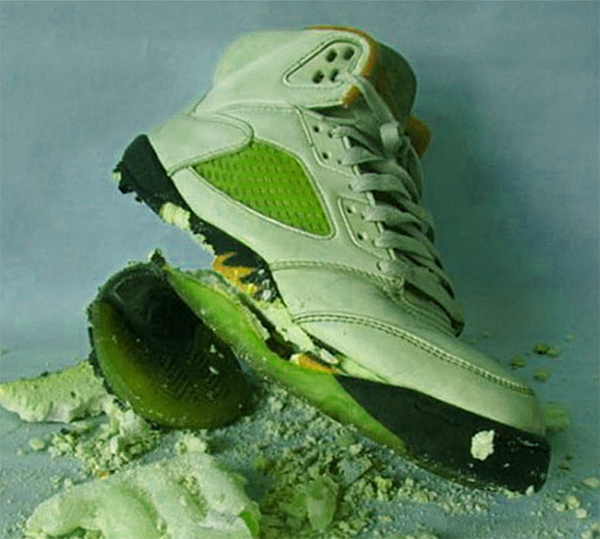 Hydrolysis and polyurethane explained - A common problem with safety shoe